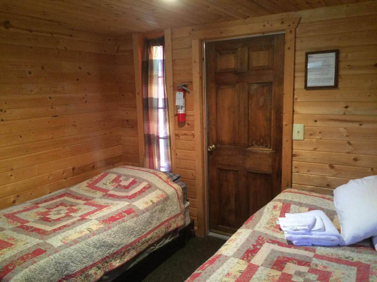 Boulder Creek Lodge Maxville Bagian luar foto